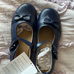 Girls sandals. New with tags. Size 3